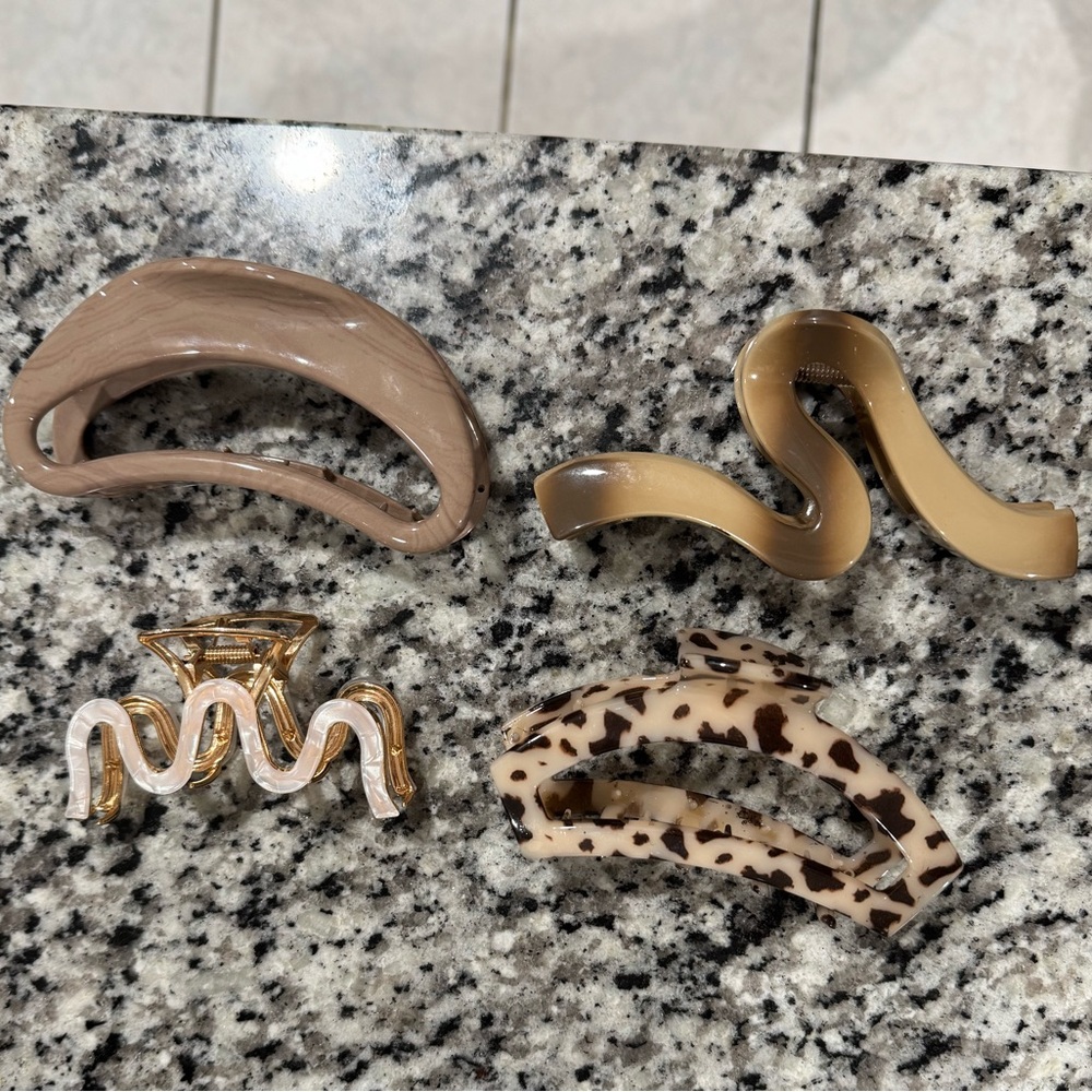 set of 4 hair claw clips